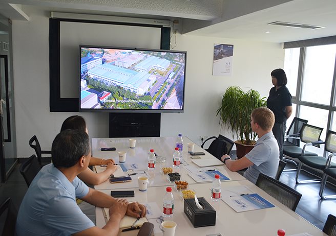 Luoyang Combat and Estonian Client Sign Molybdenum Bar Raw Material Supply Agreement​​